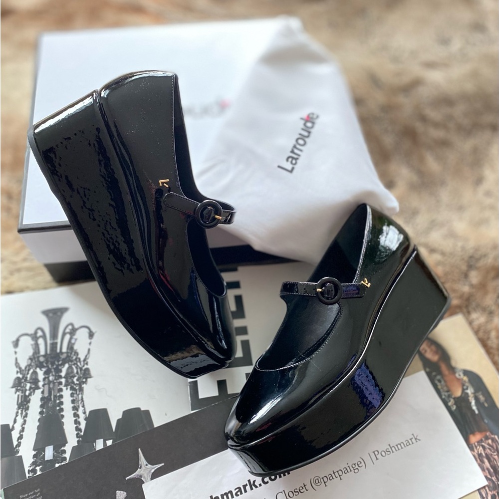 Larroudé Blair Flatform Pumps